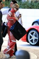 Hailey Baldwin Sweatshirt #3201256