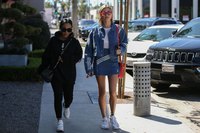 Hailey Baldwin Longsleeve T-shirt #3208116