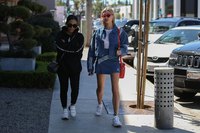 Hailey Baldwin Sweatshirt #3208120