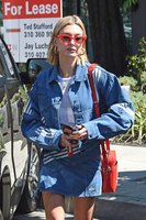 Hailey Baldwin Longsleeve T-shirt #3208122