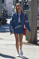 Hailey Baldwin Longsleeve T-shirt #3208132