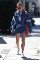 Hailey Baldwin Longsleeve T-shirt #3208133