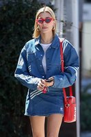 Hailey Baldwin Longsleeve T-shirt #3208158