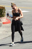 Hailey Baldwin Longsleeve T-shirt #3241009