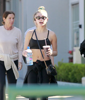 Hailey Baldwin Longsleeve T-shirt #3241042