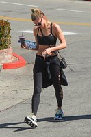 Hailey Baldwin mug #G1483152