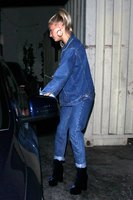 Hailey Baldwin Longsleeve T-shirt #3241063