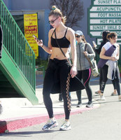 Hailey Baldwin Sweatshirt #3241080