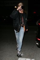 Hailey Baldwin Longsleeve T-shirt #3276065