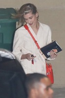 Hailey Baldwin Sweatshirt #3276079