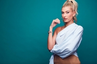 Hailey Baldwin Sweatshirt #3678912