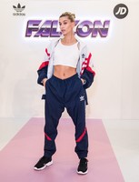 Hailey Baldwin mug #G2387998