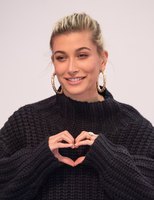 Hailey Baldwin Longsleeve T-shirt #3770764