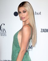 Hailey Baldwin Sweatshirt #3770769