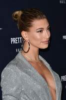 Hailey Baldwin Longsleeve T-shirt #3787829