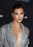 Hailey Baldwin mug #G2405086