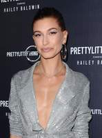 Hailey Baldwin mug #G2405097