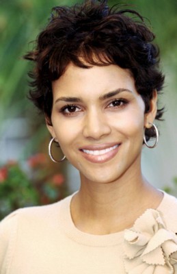 Halle Berry Poster 1248805