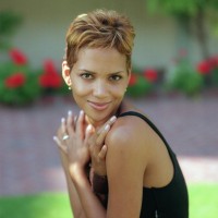 Halle Berry Longsleeve T-shirt #1268293