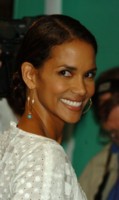 Halle Berry Sweatshirt #1270433