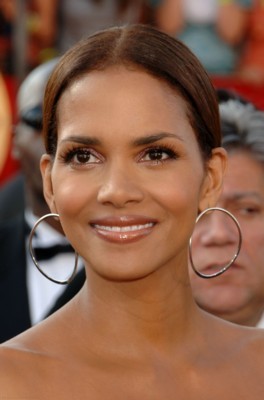 Halle Berry Poster 1276936