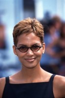 Halle Berry magic mug #G22101