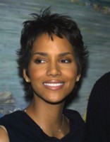 Halle Berry Longsleeve T-shirt #1290752
