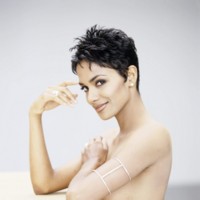 Halle Berry Sweatshirt #1488585