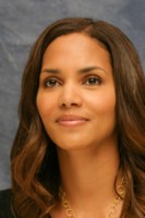 Halle Berry Sweatshirt #1495794