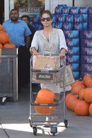 Halle Berry tote bag #G1012838