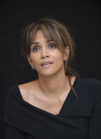 Halle Berry mug #G1062020