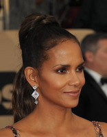 Halle Berry Sweatshirt #2959011