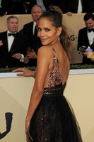 Halle Berry t-shirt #3186484