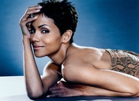 Halle Berry Longsleeve T-shirt #3873018