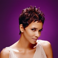 Halle Berry Longsleeve T-shirt #3923449