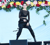 Halsey Longsleeve T-shirt #2789504