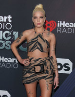 Halsey Longsleeve T-shirt #3160918