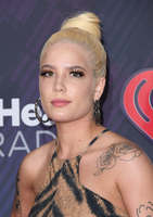Halsey Longsleeve T-shirt #3160926