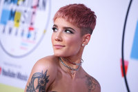 Halsey Longsleeve T-shirt #3786574