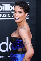 Halsey Longsleeve T-shirt #3850845
