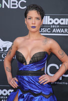 Halsey Longsleeve T-shirt #3850963