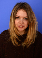 Hannah Murray Longsleeve T-shirt #2375236
