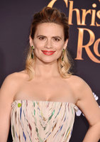 Hayley Atwell Sweatshirt #3773384