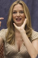 Heather Graham Longsleeve T-shirt #2266352