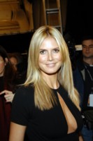 Heidi Klum Longsleeve T-shirt #1504176