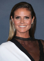 Heidi Klum Longsleeve T-shirt #2881017