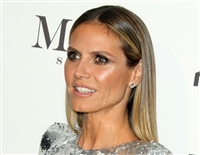 Heidi Klum Longsleeve T-shirt #3032459