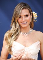 Heidi Klum Longsleeve T-shirt #3736427