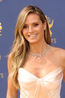 Heidi Klum Longsleeve T-shirt #3736442