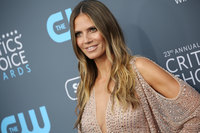 Heidi Klum Longsleeve T-shirt #3736730